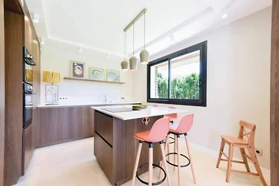 Villa in Mougins mit Pool und Baumhaus