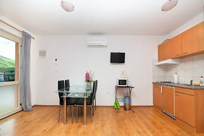 Apartments Barbara with Swimming Pool - Studi...