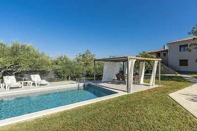 Ferienhaus in Buje mit Schwimmbecken