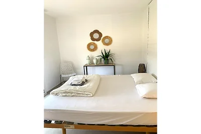 Moderne Villa mit Pool in Brives