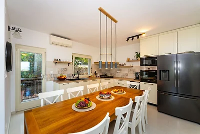 Ruhiger Rückzugsort mit Meerblick auf Insel...