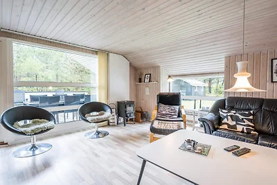 Helle Hutte mit uberdachter Terrasse-By Traum