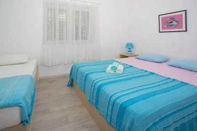 One Bedroom Apartment With Terrace And Sea Vi...