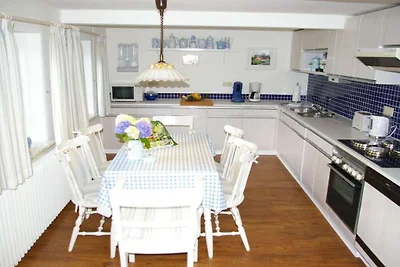 Holiday home with 4 bedrooms