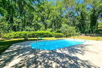 Villa a Fayence con piscina e giardino