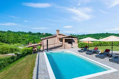 Vakantiehuis in Pićan met zwembad