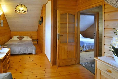 Ferienhaus am See, privater Garten, Oswino