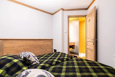 5 camere per 8 persone