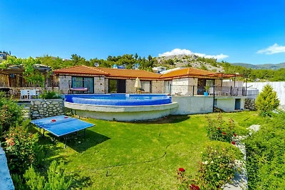 Villa in Kalkan mit Schwimmbecken