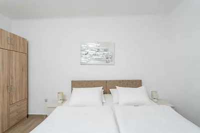 Apartment Family Tokić - One Bedroom Apartmen...