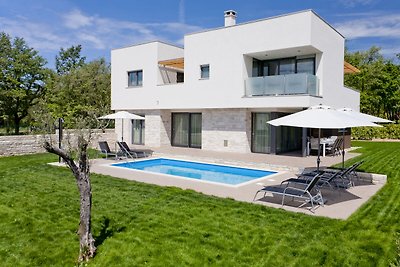 Luxuriöse Villa Novigrad mit Swimmingpool