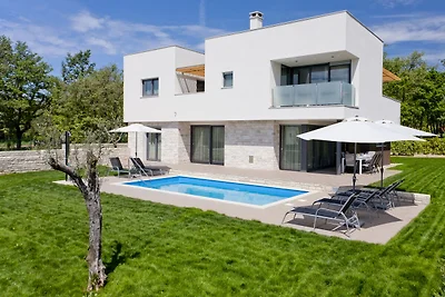 Elegante villa costiera a Cittanova