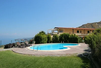 Gemütliches Ferienhaus in Parghelia mit...