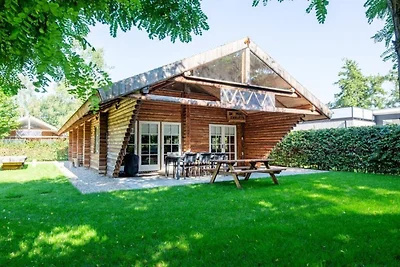 Spazioso chalet in legno con terrazza...