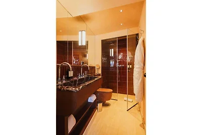 Vertrouwelijke Suite 6, op een steenworp afst...