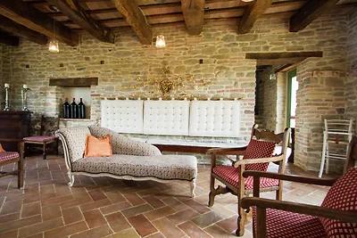 Bellissima villa a Barchi con piscina privata