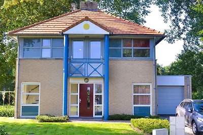 Geräumiges Ferienhaus mit Garten in...