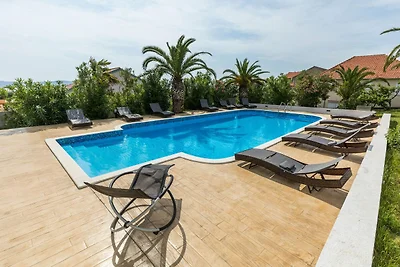 Malerisch gelegenes Ferienhaus in Bibinje in...