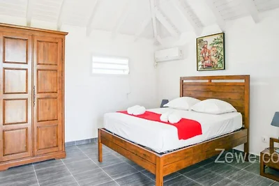 Villa in Saint-François mit Pool & Marina