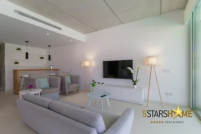 Villa am Meer mit Swimmingpool