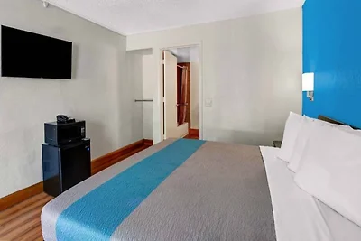 1 Kingsize-Bett | Barrierefreie Badewanne,...