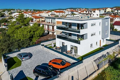 Apartment in der Nähe des felsigen Strandes...