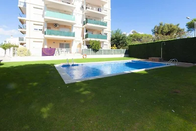 Schöne Wohnung in Roses mit Pool