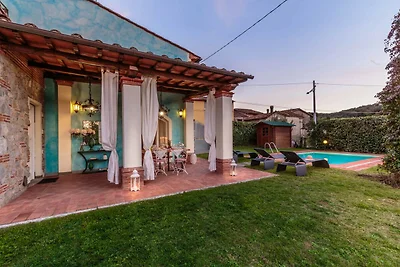 Attraktives Bauernhaus mit Pool