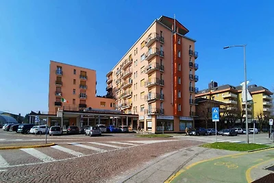 Geräumige Wohnung in Luino mit Sprudelbad