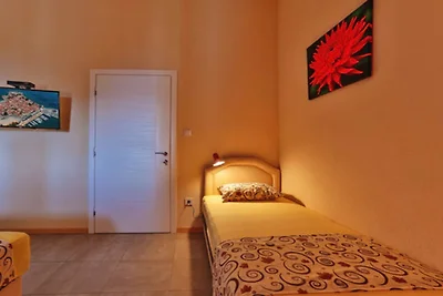 Beachfront Sunset Apartments Sutomore - Studi...
