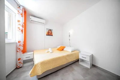 Monolocale a Vodice vicino Spiaggia Male...