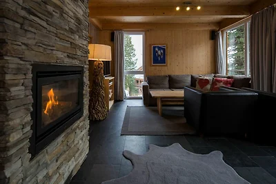 Großzügiges Chalet mit Whirlpool im Freien