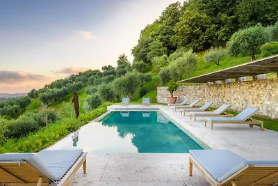 Luxusvilla mit 10 Schlafzimmern in Lucca