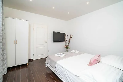 Apartments Dub - One-Bedroom Apartment (no.3)