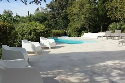 Villa in Les Issambres mit Schwimmbecken