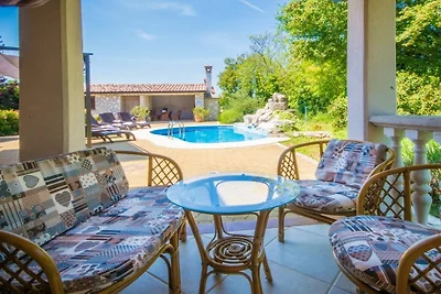 Ferienhaus in Labin mit Schwimmbecken