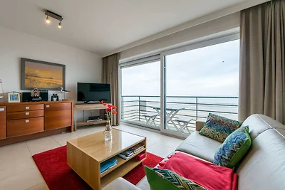 Les Petrels 601 met zeezicht te Koksijde