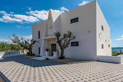 Luxury Villa Michele with heated pool