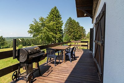 Typisches Ardennen-Chalet mit Whirlpool