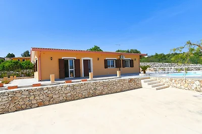 Villa mit Privatpool in Floridia