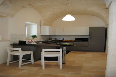 Tradizione e modernità: Trullo Rosa vicino...