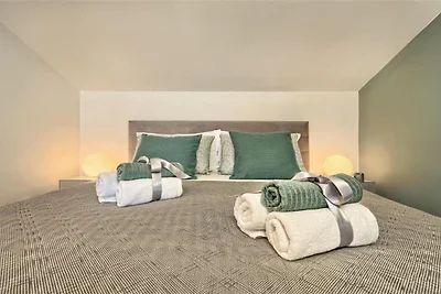 One-Bedroom Apartment With Terrace And Sea...
