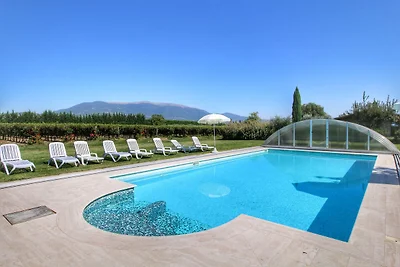 Villa pro Person mit Wald