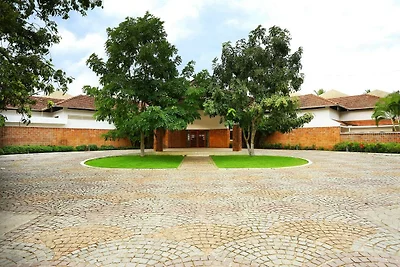 Super Townhouse Island Inn