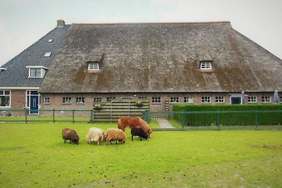 Geräumiges Bauernhaus im ruhigen Dorf Arum in...