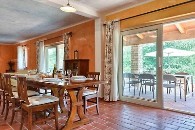 Villa in Nedescina mit Schwimmbecken