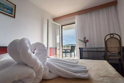 Hotel Issa - Twin Room Park View