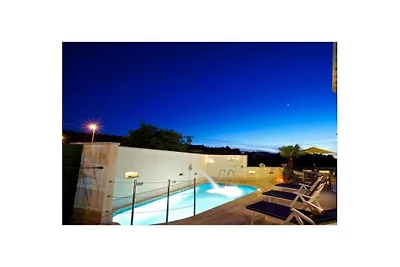 Villa a Mirca, Brač con piscina