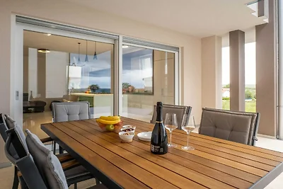 Three Bedroom Apartment with Sea View and...