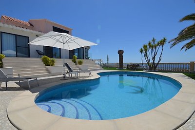 Luxuriöse Villa mit privatem Pool in Coveta...